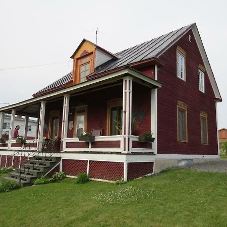 La Vieille Maison Rouge Saint-Tite Екстериор снимка