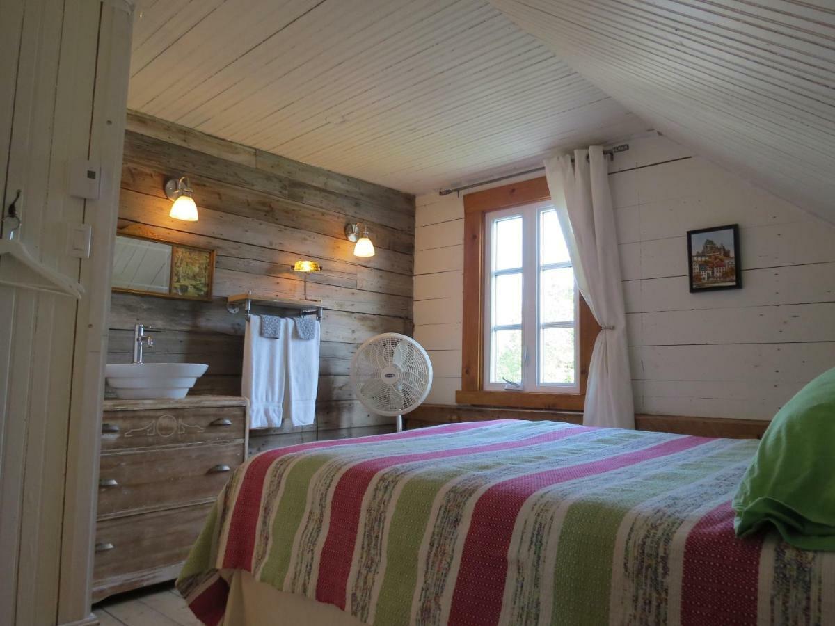 La Vieille Maison Rouge Saint-Tite Екстериор снимка