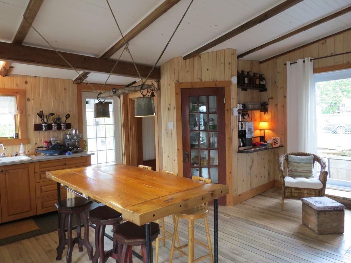 La Vieille Maison Rouge Saint-Tite Екстериор снимка