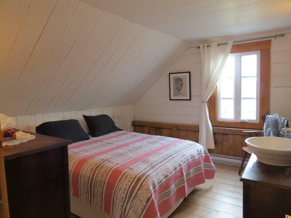 La Vieille Maison Rouge Saint-Tite Екстериор снимка