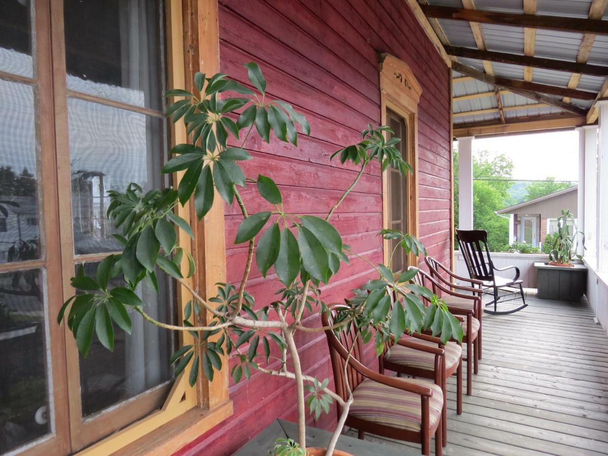 La Vieille Maison Rouge Saint-Tite Екстериор снимка
