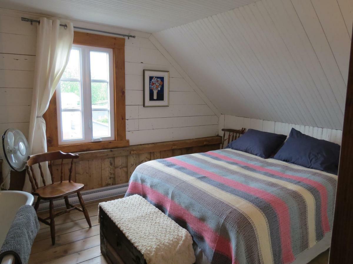 La Vieille Maison Rouge Saint-Tite Екстериор снимка