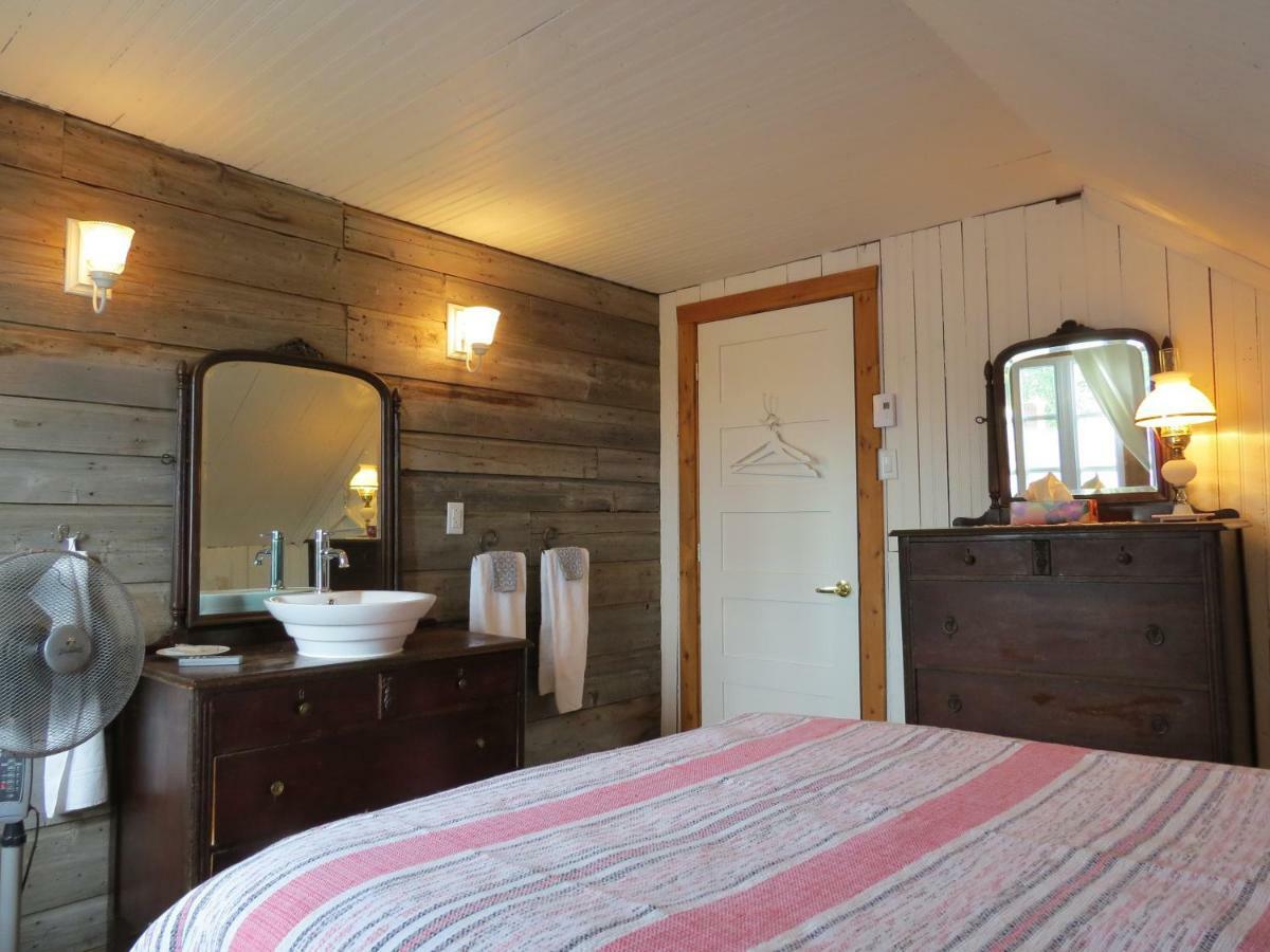 La Vieille Maison Rouge Saint-Tite Екстериор снимка